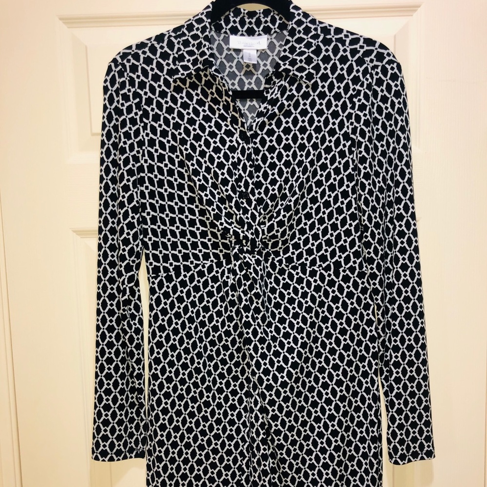 Destination maternity, medium, collared dress 👗